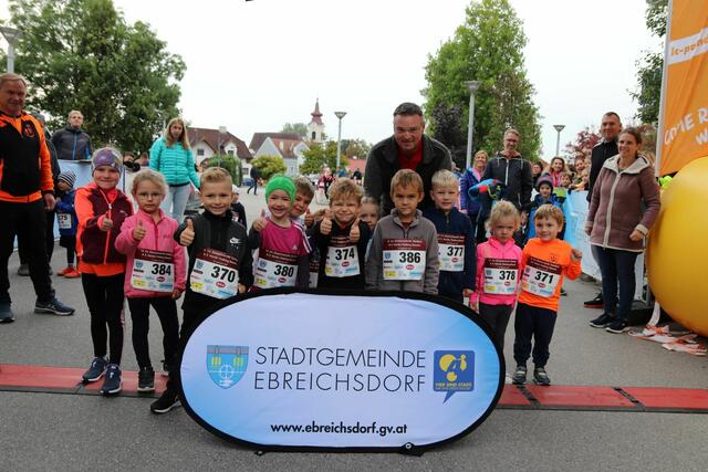 Knirpse mit Bgm. Wolfgang Kocevar
 | Foto: Stadtgemeinde Ebreichsdorf / Christian Pusch