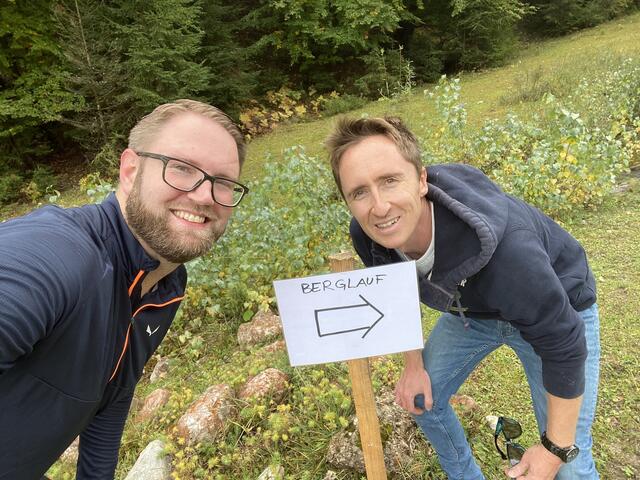 Marc Germeshausen und Stefan Mak vom Verein GEMMA steckten kürzlich die Laufstrecke am Dobratsch ab