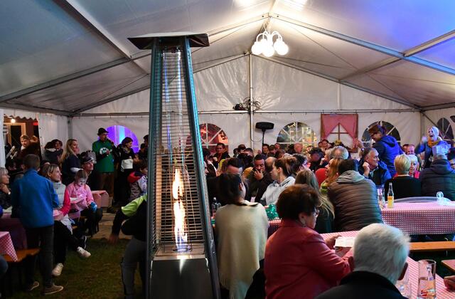 Freude bei der Mega-Tombola | Foto: Hans-Jürgen Posch