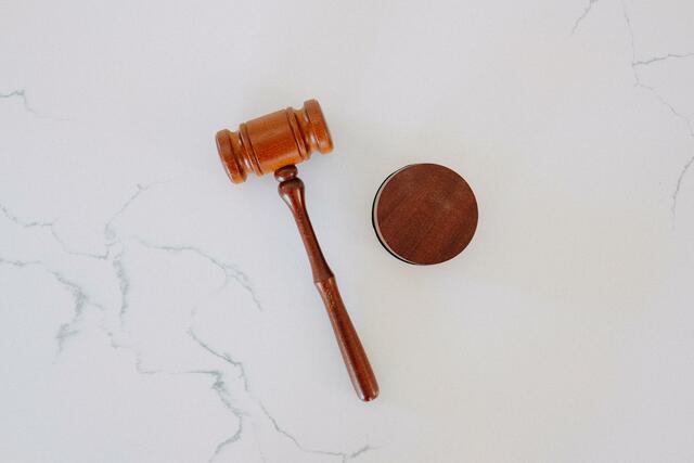 Weil die vorsitzende Richterin beim Prozess im Fall Leonie erkrankt ist, fallen die restlichen Prozesstage diese Woche aus. | Foto: Tingey Injury Law Firm / Unsplash