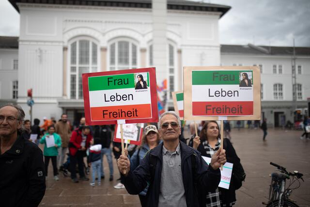 Demonstration gegen die fundamentalistische Unterdrückung von Frauen im Iran. | Foto: Lisa-Maria Thalmayr