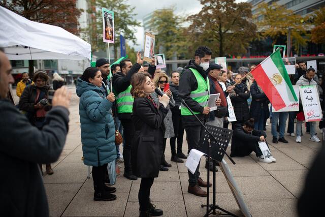 Demonstration gegen die fundamentalistische Unterdrückung von Frauen im Iran. | Foto: Lisa-Maria Thalmayr