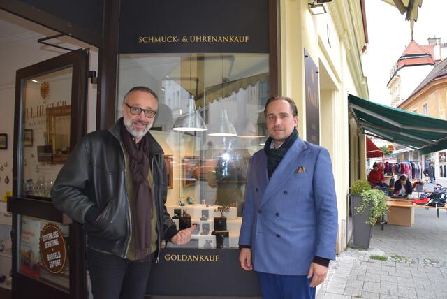Franz Josef Koepp und Franziskus Kriegs-Au vor edlem Geschmeide. | Foto: Katrin Pirzl