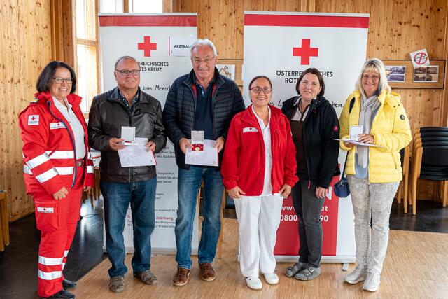 Marina Fischer, Karl Heinrich (Gold mit goldenem Lorbeerkranz), Franz Neussner (Gold mit silbernem Lorbeerkranz), Dr. Lrire Krasniqi (Ärztin Blutspendezentrale), Margit Andert (Gemeinderätin Reidling), Christiane Wenk (Bronze) | Foto: ÖRK