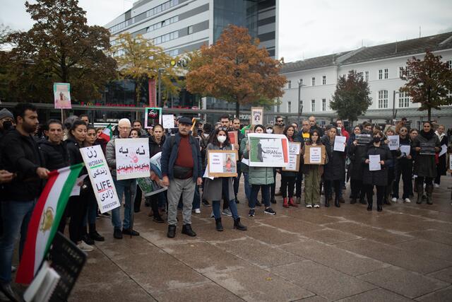 Demonstration gegen die fundamentalistische Unterdrückung von Frauen im Iran. | Foto: Lisa-Maria Thalmayr
