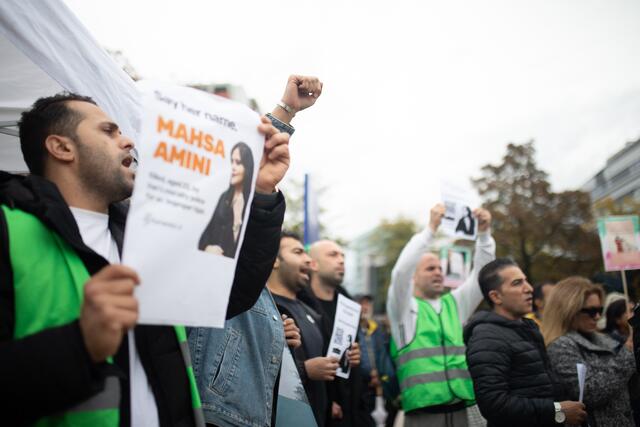 Demonstration gegen die fundamentalistische Unterdrückung von Frauen im Iran. | Foto: Lisa-Maria Thalmayr