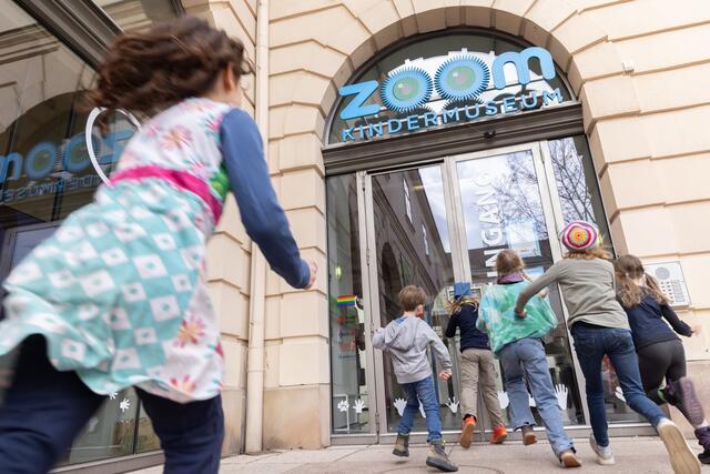 Seit 5. Oktober heißt es "Mit und ohne Worte im Zoom Kindermuseum. | Foto: ZOOM Kindermuseum/eSeL.at