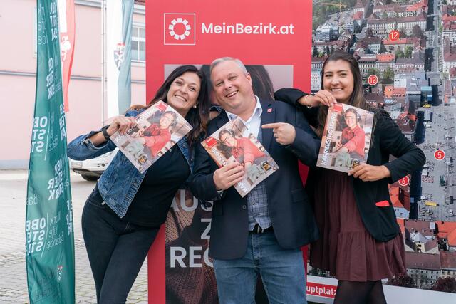 Werner Moritz, Leiter der Geschäftsstelle Bruck an der Mur der RegionalMedien Steiermark, mit Sonja Krückl (li.) vom Regionalmanagement Obersteiermark Ost und Manuela Kaluza, Leiterin der Leobener Geschäftsstelle der RegionalMedien Steiermark | Foto: Klaus Pressberger