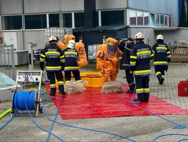 Die Einsatzkräfte waren stark gefordert. | Foto: FF St. Georgen