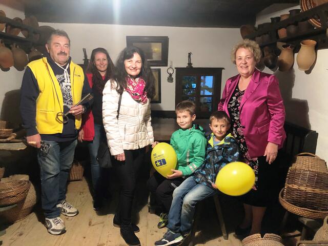 Landtagspräsidentin Verena Dunst (rechts) besuchte das Weinmuseum in Moschendorf. | Foto: Büro Dunst