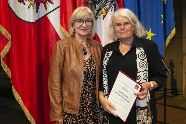 Edith Bertel erhielt den Würdigungspreis für Erwachsenenbildung 2022. | Foto: © Land Tirol/Die Fotografen