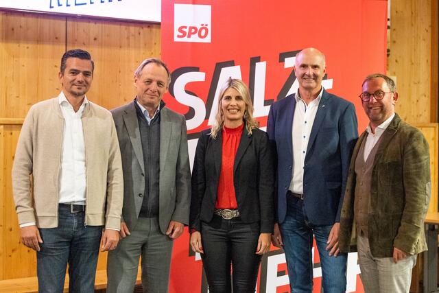 Gerald Forcher (SPÖ-Landesgeschäftsführer), Bgm. Christian Mooslechner (Listenplatz 4), LAbg. Sabine Klausner (Listenplatz 2), LAbg. Johann Ganzer (Listenplatz 3), Bgm. Hansjörg Obinger (SPÖ-Bezirksvorsitzender). | Foto: Arne Müseler
