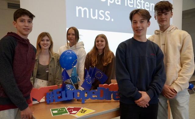 Schülerinnen und Schüler vom Gymnasium Zell am See | Foto: Julia Hettegger