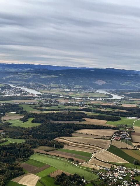 Die Donau mit der "Bösen Beuge" zwischen Ybbs und Gottsdorf.

 | Foto: Franz Dörr