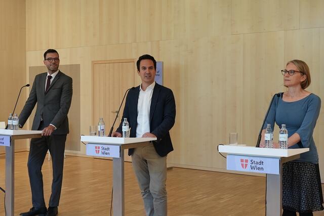 Christoph Wiederkehr findet das neue Bildungsangebot in Wien "einfach Klasse". | Foto: Sophie Brandl