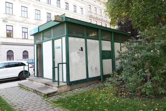 Die WC-Anlage im Hundsturmpark wird 2023 erneuert und ist dann ganzjährig 24 Stunden für Alle zugänglich. | Foto: Brandl