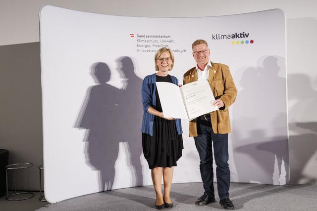 Im Rahmen des "klimaaktiv Jahrestreffens" wurden in Wien die neuen Partner vorgestellt, unter anderem auch Knauf.  | Foto: Knauf Insulation 