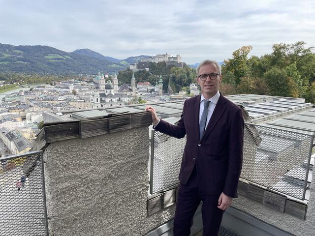 Harald Krejci ist designierte Direktor im Museum der Moderne Salzburg. Er will aus dem Haus ein dynamisches Museum machen und legt Wert auf ein gutes Miteinander. 