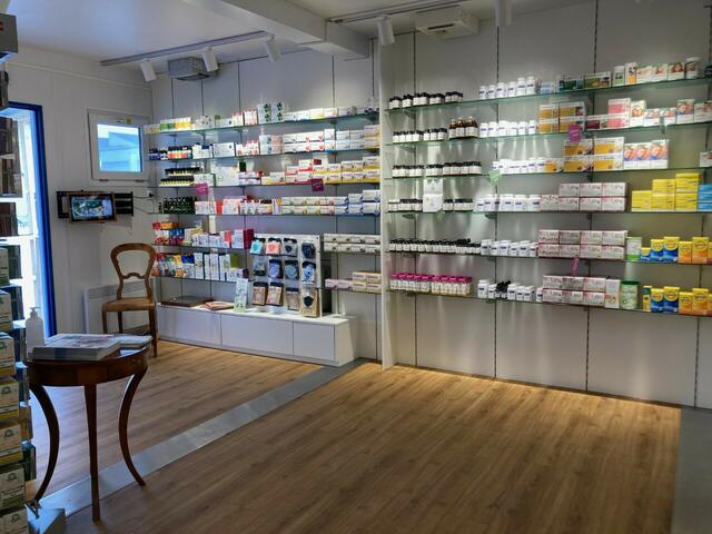 Das Innere der Trinity-Apotheke ist hell und freundlich eingerichtet. | Foto: Kleinhapl