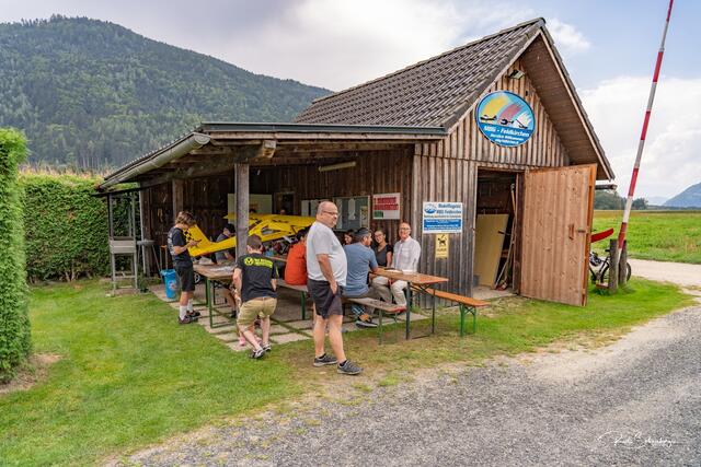 Der Modellflugplatz Feldkirchen ist ein Treffpunkt der Freude, der Entspannung und des sportlichen Wettkampfes. | Foto: Rudi Schneeberger