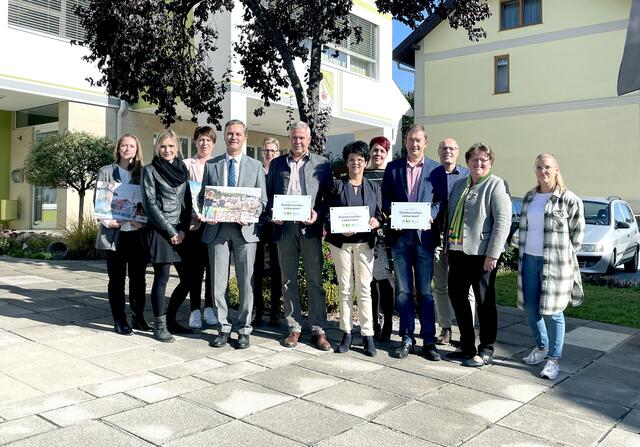 Die Bürgermeister der Gemeinden erhalten das Qualitätssiegel als "ausgezeichneter Lebensort".