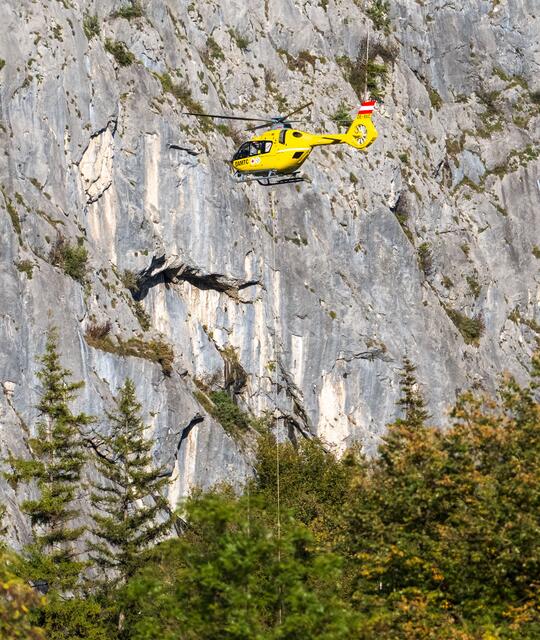 Am Mittwoch kam es in der Martinswand zu einem tödlichen Alpinunfall. Ein Kletterer stürzte vom „Kaiser-Max-Klettersteig“ ab | Foto: Zeitungsfoto.at