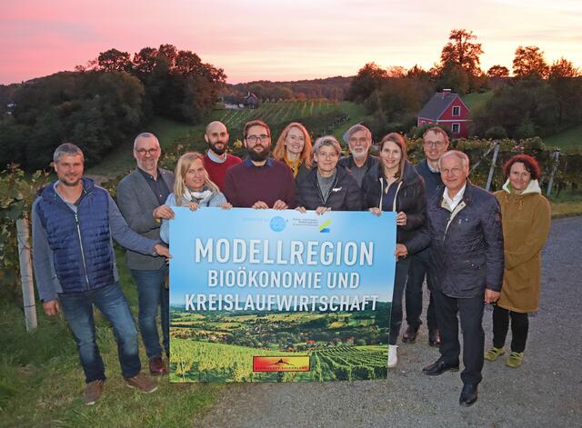 Der Weisenrat für "Bioökonomie und Kreislaufwirtschaft" zu Gast im Vulkanland. Die Resonanz? Durchwegs Begeisterung. | Foto: Woche