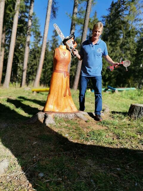 Der Künstler mit seinem Werkzeug. | Foto: privat