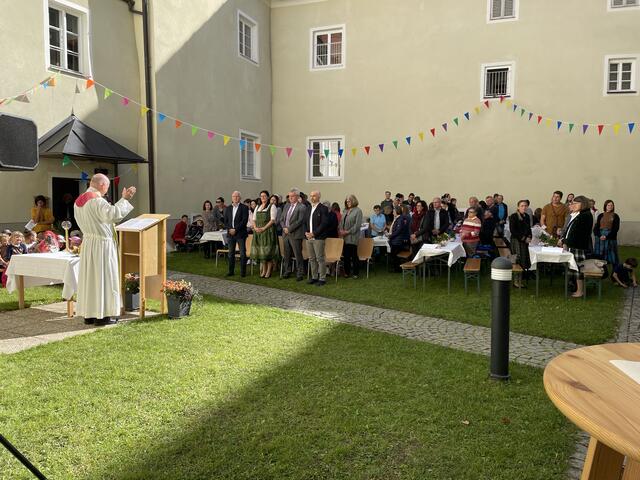 Die Eröffnung wurde mit einem Wortgottesdienst durch Pfarrer Herbert Kernstock gefeiert. | Foto: Kern
