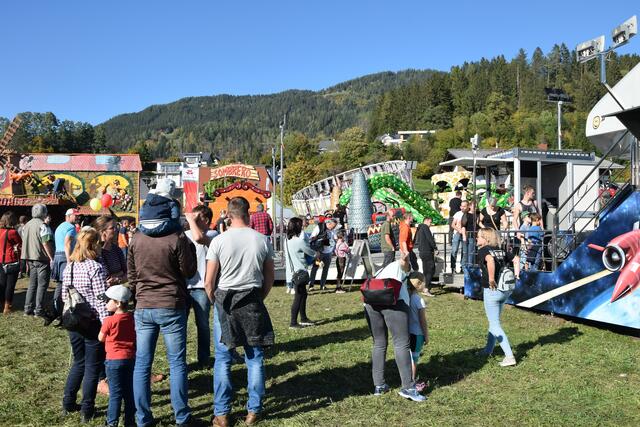 Im Vergnügungspark startet für viele Familien der Maxlaunmarkt. | Foto: Verderber