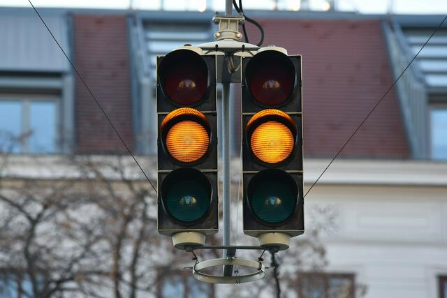 Der Anstieg bei den Corona-Neuinfektionen setzt sich in Salzburg fort. Die Werte sind bereits vergleichbar mit der Omikron-Welle zu Jahresbeginn. Die Corona-Ampel wurde daher auf "orange" gestellt. | Foto: Markus Spitzauer
