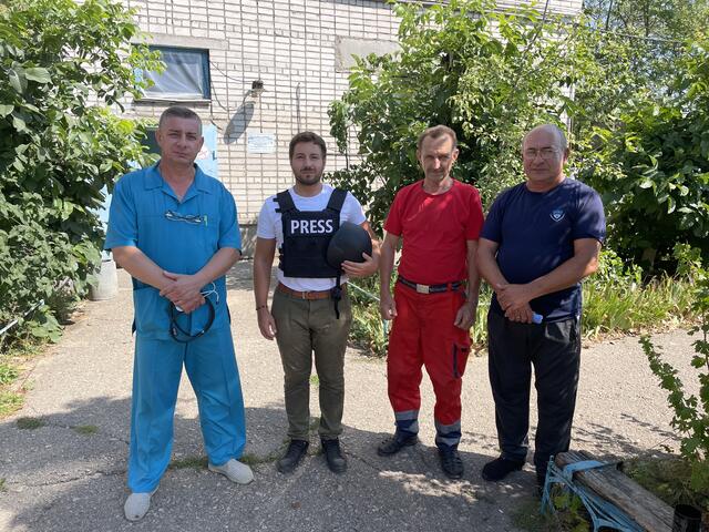 Mit Ärzten aus dem Krankenhaus von Mykolaiv  | Foto: Lukas Moser