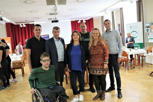 Leo Fischer, Stefan Hermann, Erich Gosch, Maria Fradler, Martin Winter, Sabine Hauser-Wenko/SOFA und Robert Mörth beim Generationentag in Feldkirchen. | Foto: Edith Ertl