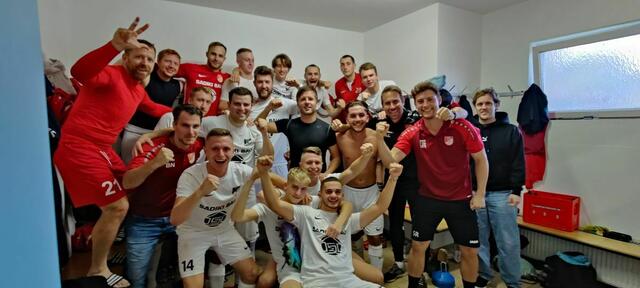 Riesen-Jubel in Tobelbad beim Atus Sadiki Bau Bärnbach nach dem 3:1-Auswärtssieg | Foto: Atus Bärnbach