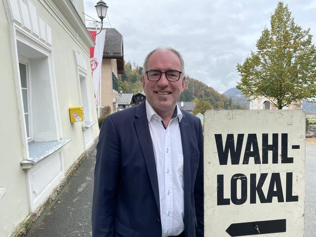 Alexander Stangassinger, Bürgermeister von Hallein: Es gibt dieses Jahr sehr viele Kandidaten, bei manchen ist es nicht klar, ob das wirklich ernst gemeint ist. Es ist wichtig, von seinem Wahlrecht Gebrauch zu machen und ich denke, das Ergebnis bleibt spannend. Ich kann verstehen, dass weder SPÖ noch die ÖVP einen eigenen Kandidaten aufgestellt haben, es ist gegen den amtierenden Präsidenten immer schwer zu gewinnen. Hinzu kommt, dass es bei der Präsidentschaftswahl keine Kostenrückerstattung gibt.  | Foto: Thomas Fuchs