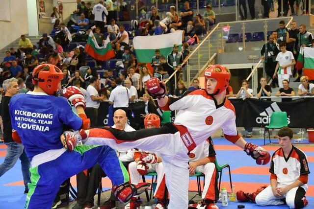 Brandende Kulisse bei den Junior World Championsship 2022 in Jesolo, mittendrin: Kevin Masser vom Kickbox-Club Union Wies | Foto: ÖBFK/Ebner