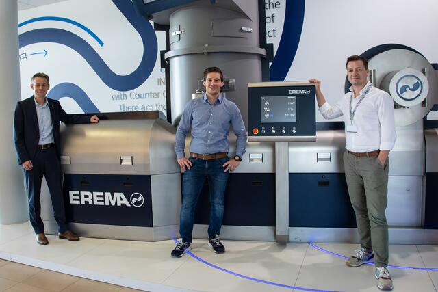 (v.l.:) Markus Huber-Lindinger (Geschäftsführung – EREMA), Philipp Osterkorn (Entwicklungsprojektleiter – EREMA), und David Kronawettleitner (FH OÖ). | Foto: EREMA