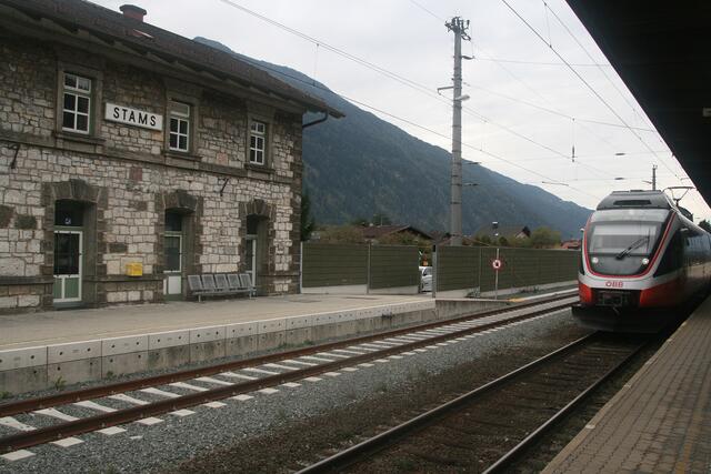 Der Zugverkehr an den Bahnhöfen Stams und Silz wird ab Ende 2023 aus der ÖBB-Betriebsführungszentrale in Innsbruck ferngesteuert. Die entsprechenden Arbeiten dafür sind schon angelaufen. | Foto: ÖBB/Kapferer