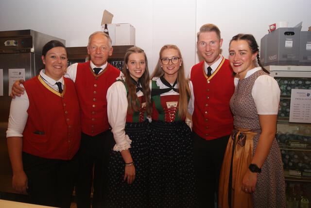 Das Buffet - Team rund um Ali Halder hatte alle Hände voll zu tun