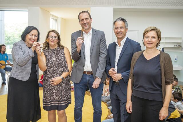 Schlüsselübergabe: Nach zweijähriger Bauphase ist der neue Schulstandort fertig. | Foto: Stadt Graz/Fischer