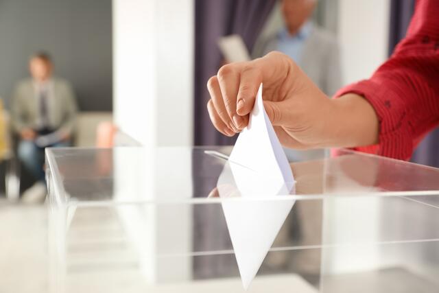 Rund 66 Prozent der Wahlberechtigten haben ihre Stimme abgegeben.  | Foto: stock.adobe.com/New Africa