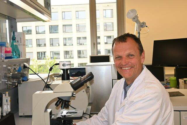 Arnulf Hartl präsentierte die aktuelle Natur-Studie. | Foto: Martin Schöndorfer, 2022