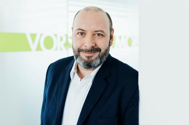 "Um flexibler zu sein, forcieren wir den Dualdienst für Busse und Straßenbahnen", so Holding Graz Vorstand Mark Perz. | Foto: Marija Kanizaj