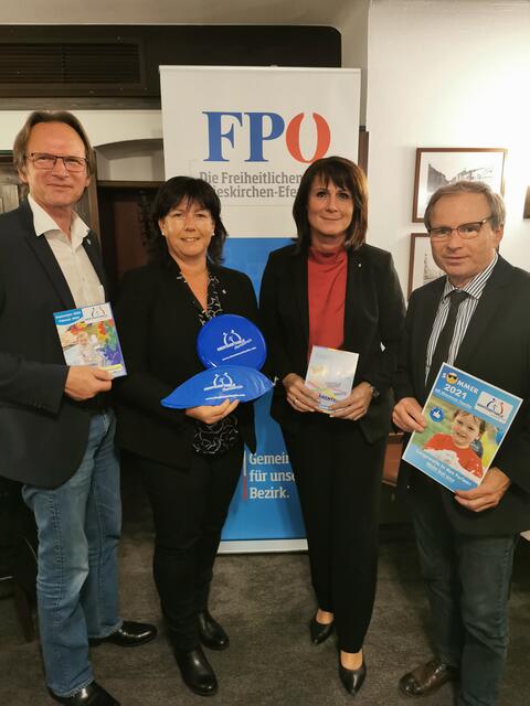Von links: Gallspachs Bürgermeister Dieter Lang, Sandra Wohlschlager, Landesobfrau "Abenteuer Familie", die zweite Landtagspräsidentin Sabine Binder und Gaspoltshofens Bürgermeister Wolfgang Klinger. | Foto: FPÖ Grieskirchen/Eferding