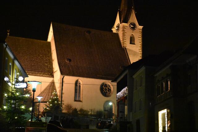 Kirchenbeleuchtung wird in Pabneukirchen um 21.30 Uhr abgedreht.  | Foto: Zinterhof