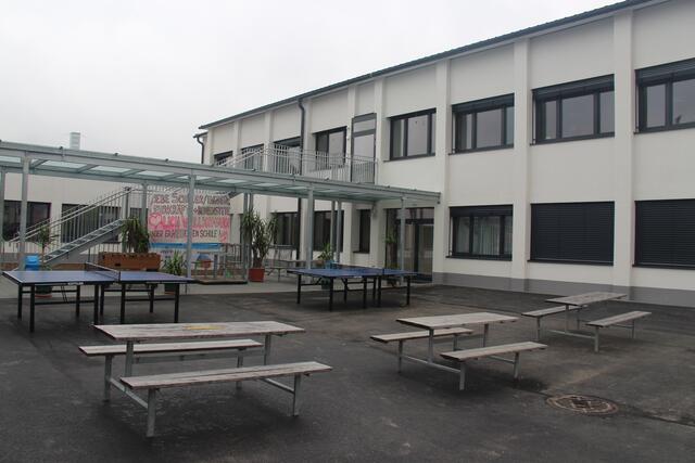 Schulen in Pabneukirchen, weg vom Öl.  | Foto: Zinterhof
