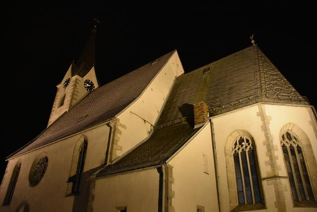 Kirchenbeleuchtung wird in Pabneukirchen um 21.30 Uhr abgedreht.  | Foto: Zinterhof