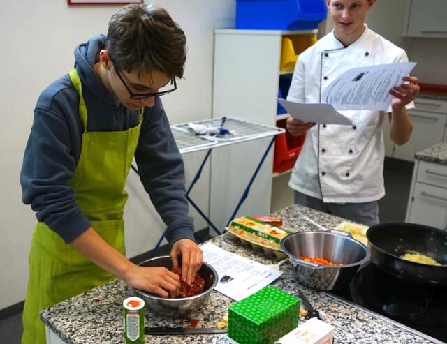 In der Orientierungsphase lernen die Schülerinnen und Schüler alle Fachbereiche der Polytechnischen Schule kennen. Danach entscheiden sie, in welche Richtung ihre Ausbildung geht. | Foto: PTS Grieskirchen