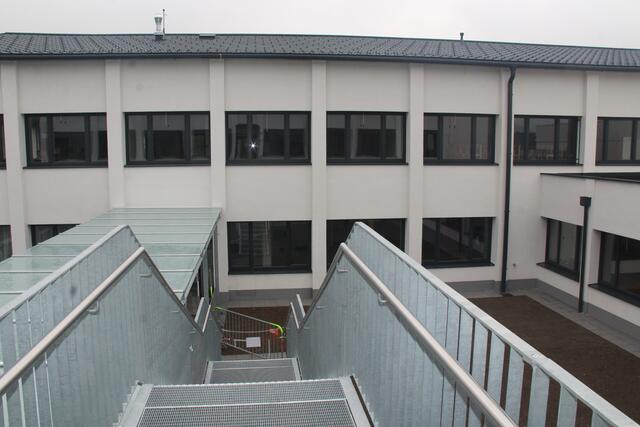 Schulen in Pabneukirchen, weg vom Öl.  | Foto: Zinterhof