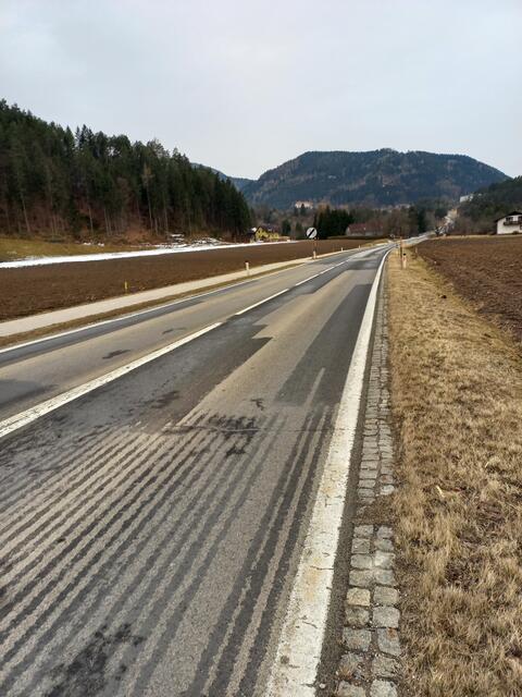 Der Abschnitt auf der B81 Bleiburger Straße zwischen Unterpudlach und Motschula ist stark sanierungsbedürftig, am Montag starten die Arbeiten.  | Foto: Land Kärnten/Abt. 9